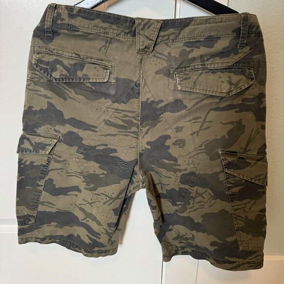Volcom | Men's Camo Shorts | Size 32 - Picture 3 of 4